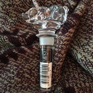 MIKASA BOTTLE STOPPER. NWOT.  PIG.